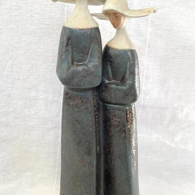 Lladro Nuns With Rosaries #2075, 1970s