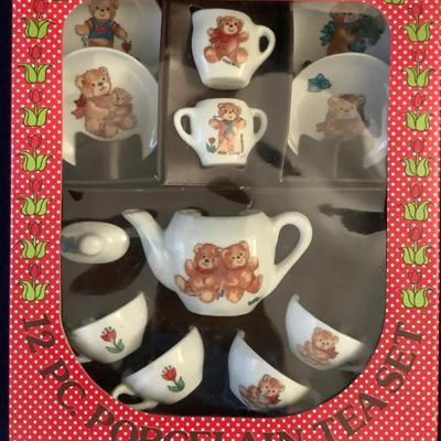 1979 Enesco Lucy & Me Toy Tea Set