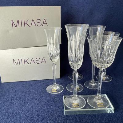 Mikasa “Interlude” Lead Crystal Champagne Flutes & Wine Glasses, New, 7 Pcs