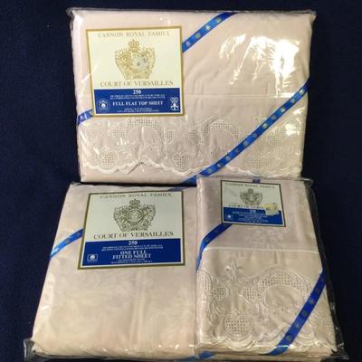 New - The Court of Versailles Collection, Two Sheets & Two Pillow Cases By Cannon Royal Family