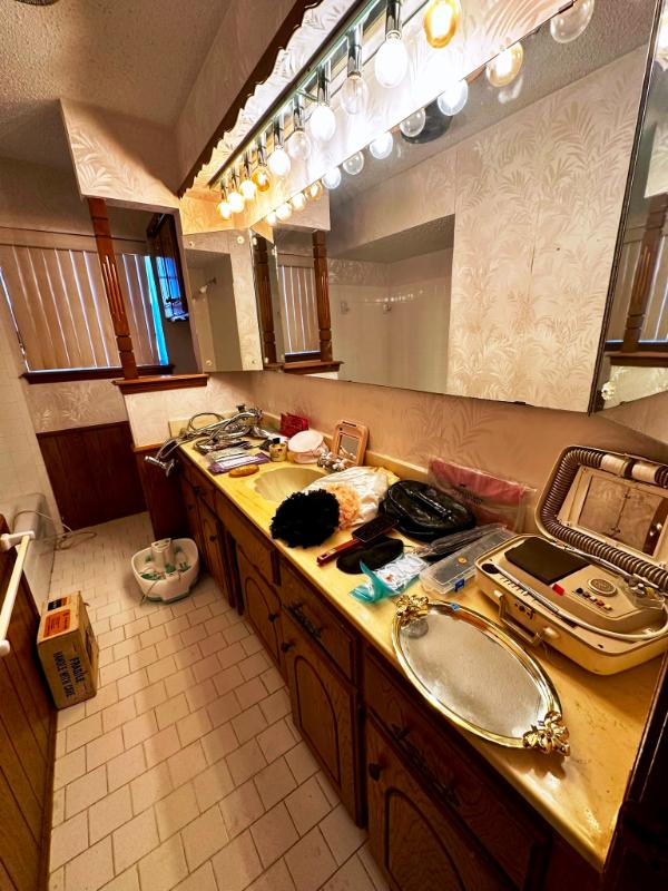 Sale Photo Thumbnail #13