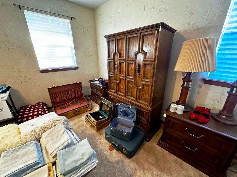 Sale Photo Thumbnail #16