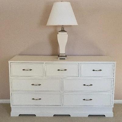 Dresser w/ Lamp (BR1)