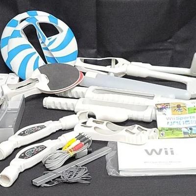 Wii Console & Accessories (WH4)