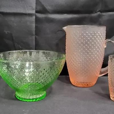 Pink & Green Hobnail (WH10)