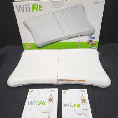 Wii Fit Balance Board & Game (WH4)