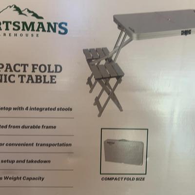 Sportsmans compact folding picnic table