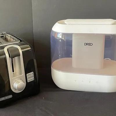 2 Slice Black And Decker Toaster And Dreo Humidifier 