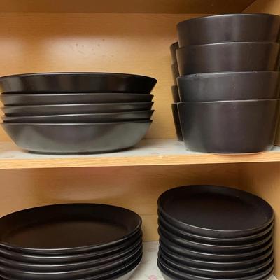 Amor Arc Serving Bowls, SoHo Lounge Set Of Dishes And Bowls And Black Flatware