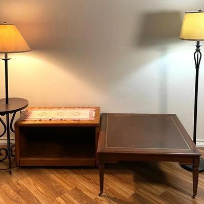 Vintage End Table & Lamps 