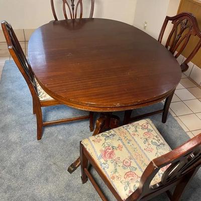 Dining Room Table & Chairs Set 
