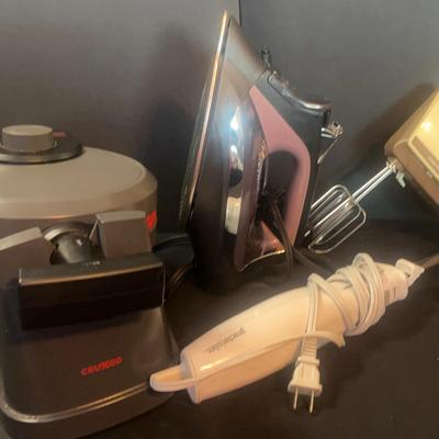 Kitchen Help! Waffle Maker/Electric Knife/Mixer And Iron