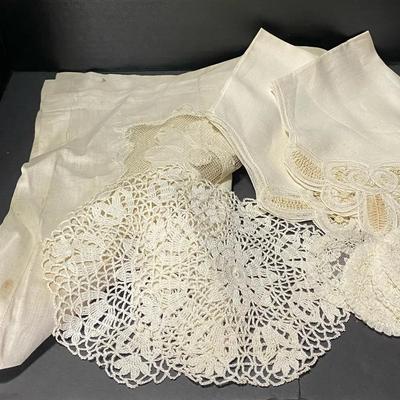 Vintages Table Cloth & Accessories