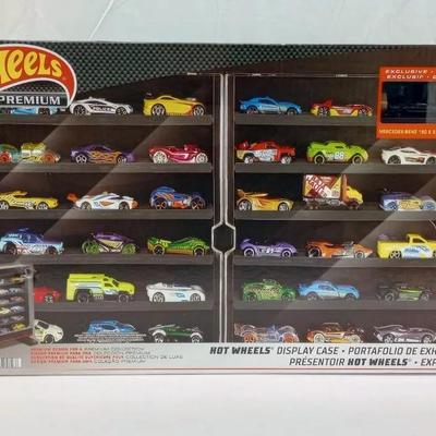 Hot Wheels Premium Display Case with Exclusive Collectible Car