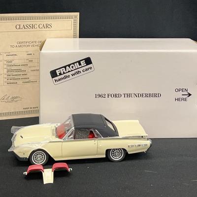 Model Classic Car - 1962 Ford Thunderbird Sports Roadster Convertible