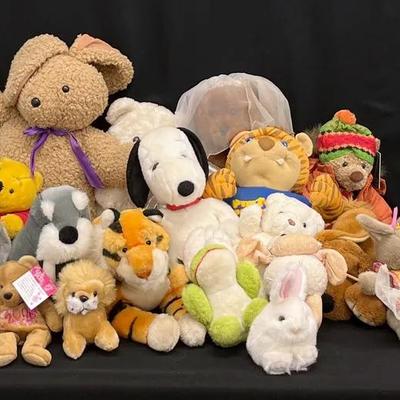 Stuffie Menagerie Nostalgia #1 Feat Winnie The Pooh & Snoopy