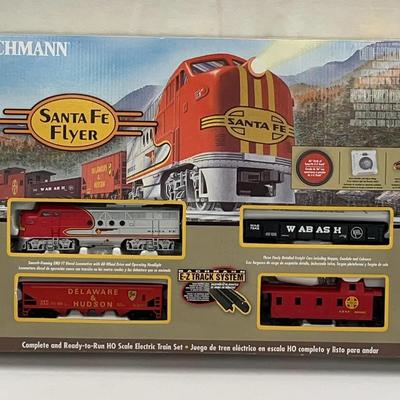 Bachmann “Santa Fe Flyer” HO Scale Electric Train Set