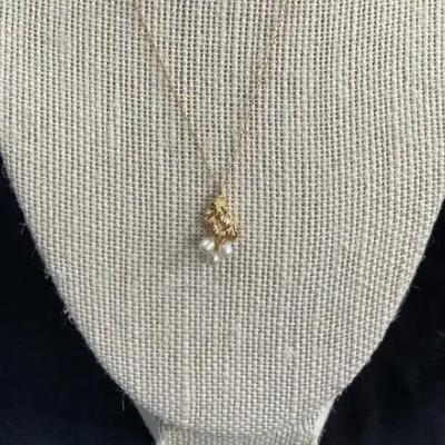 Murata Pearl Co. 3 Pearl Pendant On Fine Chain