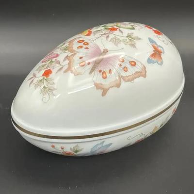 Avon Butterfly Fantasy Porcelain Treasure Egg With 22K Gold Trim Brand New