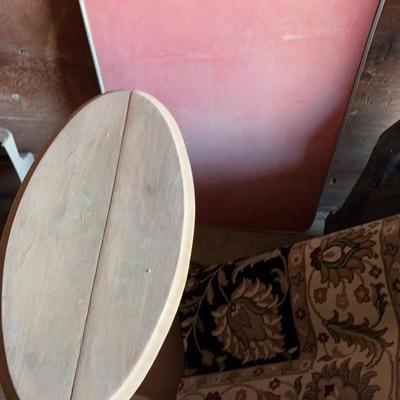 Home Furniture - Ornate Oval Table, Red Black Rug Runner 60x228 & Vintage Classic Red Tabletop 32x20