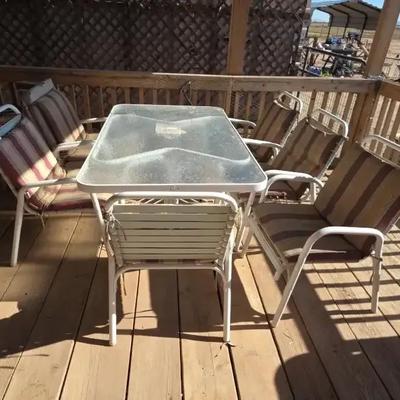 Outdoor Porch Patio Table with (6) Chairs - Clear Glass Top, Cushioned Chairs