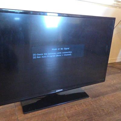 Samsung 33" TV Television - Works!