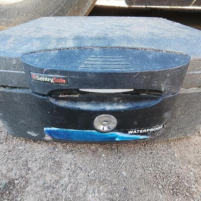 Small Fireproof & Waterproof Black Sentry Safe - No Key