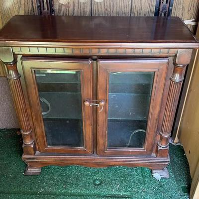 Beautiful Design Lighted Display Cabinet - Ornate Wood With Glass Doors
