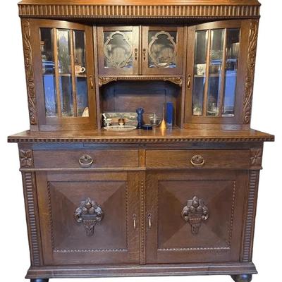 Vintage Wooden Lockable Hutch with Key & Assorted China & Glassware