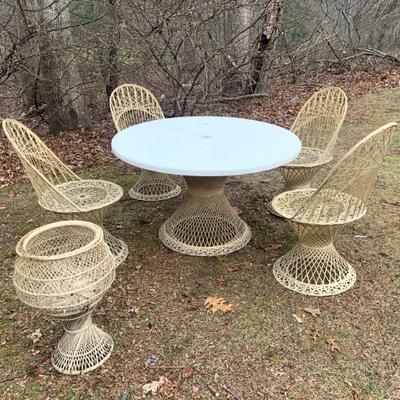 Sale Photo Thumbnail #71: Vtg. wicker table, chairs and planter