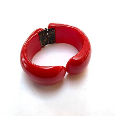 Sale Photo Thumbnail #21: Vtg. Bakelite clamper bracelet
