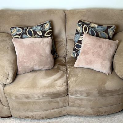 Tan Microfiber Loveseat W/accent pillows