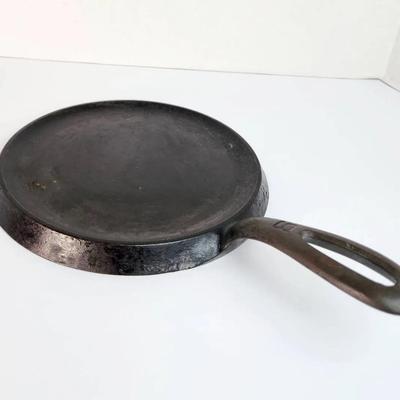 Griswold Cast Iron Griddle Vintage #606 - Large Block Logo