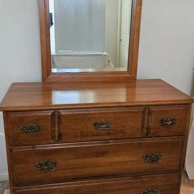Moosehead Monson Maine Solid Maple 3-Drawer Dresser W/ Attached Mirror