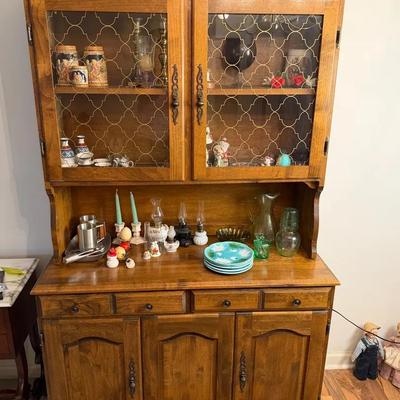 Solid Wood Hutch/china Cabinet W Glass Doors 