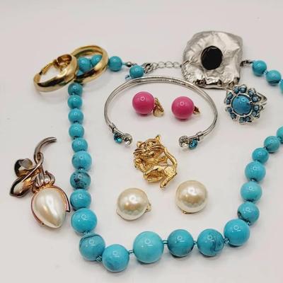 Costume Jewelry Lot Vintage And Retro Pink Blue