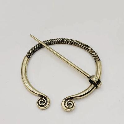 Kilt Pin Pennanular Broach Celtic Twist Design