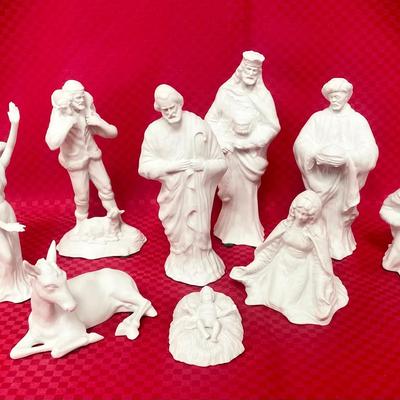 Boehm’s “The First Noel” Nativity Collection Complete 9-Piece Set