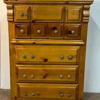 Knotty Pine Chest Of Drawers 