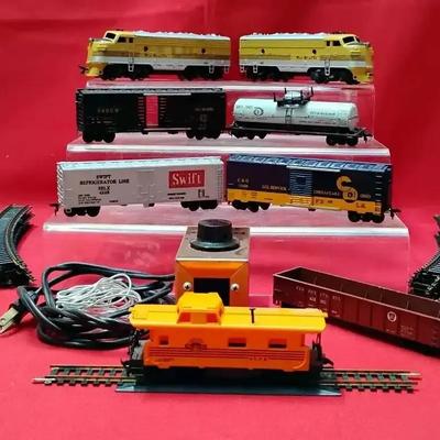 Vintage Mantua HO Model Train Lot - Rio Grande F7 & Accessories