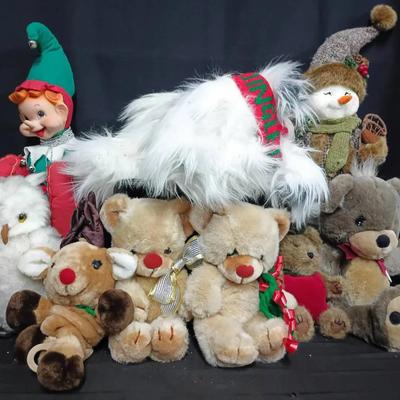 Holiday Plush & Décor Assortment