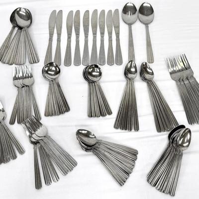 92-pc Set Oneida Stainless “North Bay”