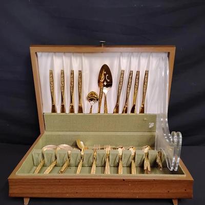 VINTAGE International Silver Co. Golden Scroll Gold-Plated Stainless Flatware Set | Service for 8