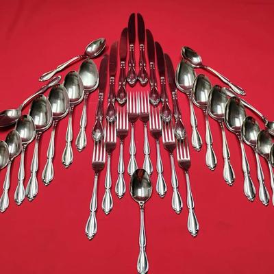 35 Pc. Oneida Ltd. Deluxe Stainless Flatware Set - Service for 8!