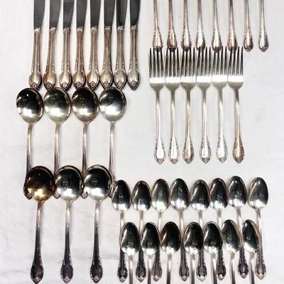 1847 Rogers Bros "Remembrance" Silverplate Flatware Collection