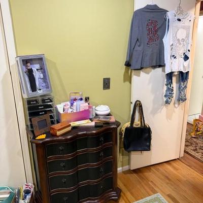 Sale Photo Thumbnail #99