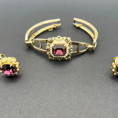 antique gold bangle bracelet And Earrings 