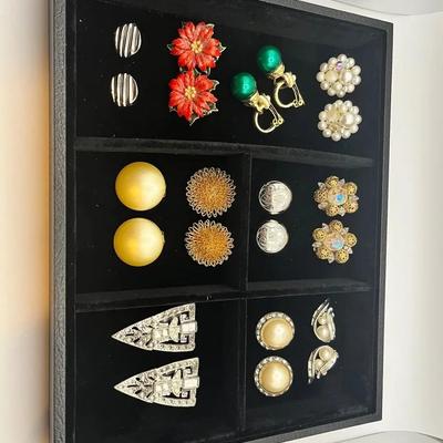 Vintage Clip On Earrings 