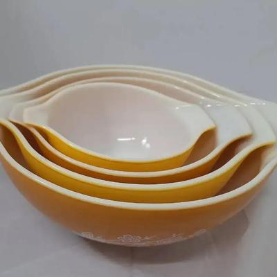 Pyrex Butterfly Gold 4 Piece Nesting Mixing Bowls 