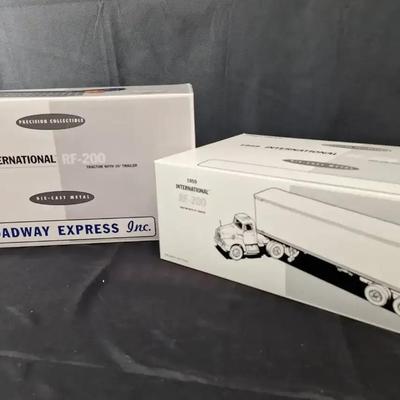2 NIB 1959 International Roadway Express Inc RF 200 Tractor with Trailers 